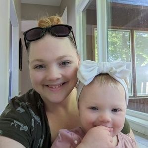 Meet your Posher, Cassandra